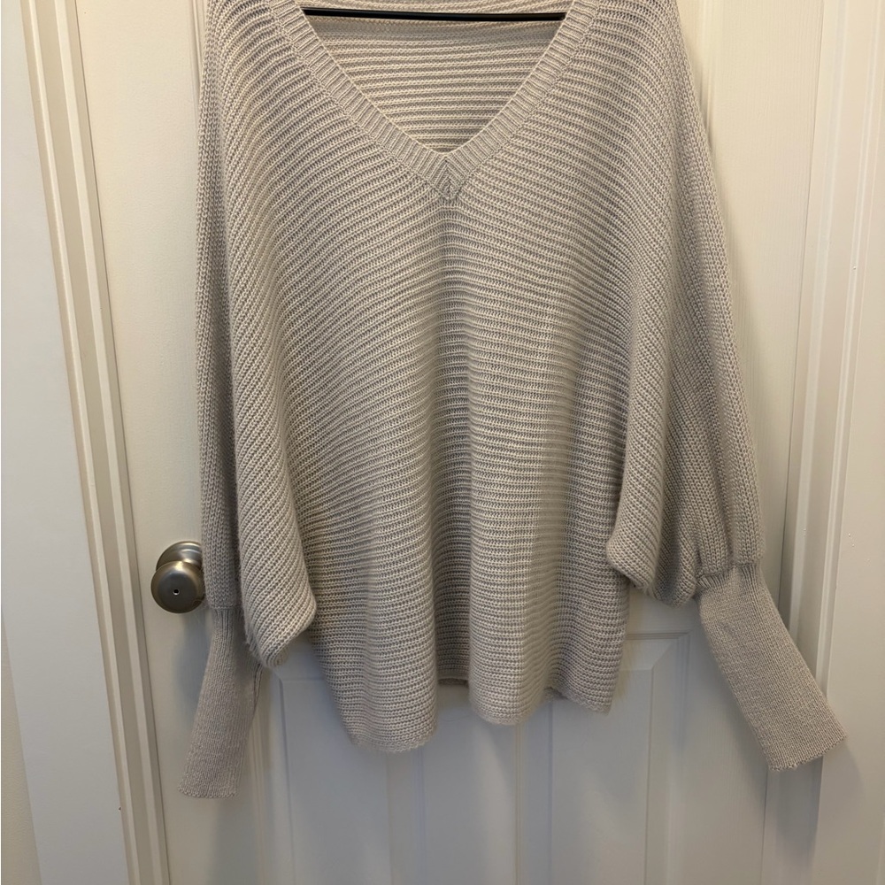 V-Neck Ribbed Sweater - Light Gray